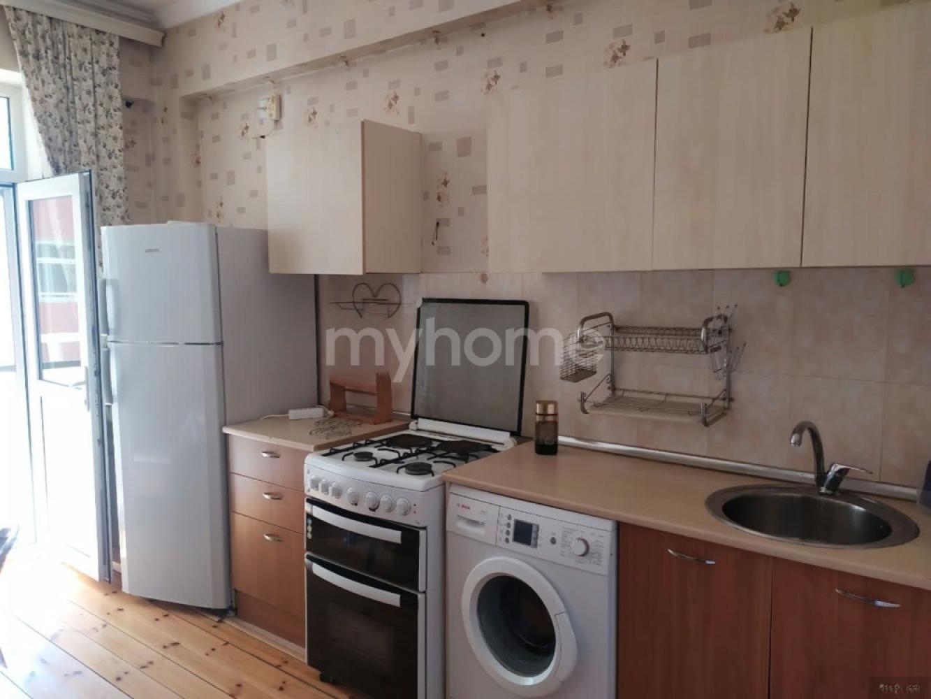  Bakı şəhərində 115m² mənzil kirayə verilir