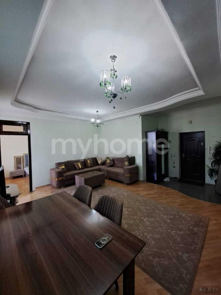  Bakı şəhərində 95m² mənzil kirayə verilir
