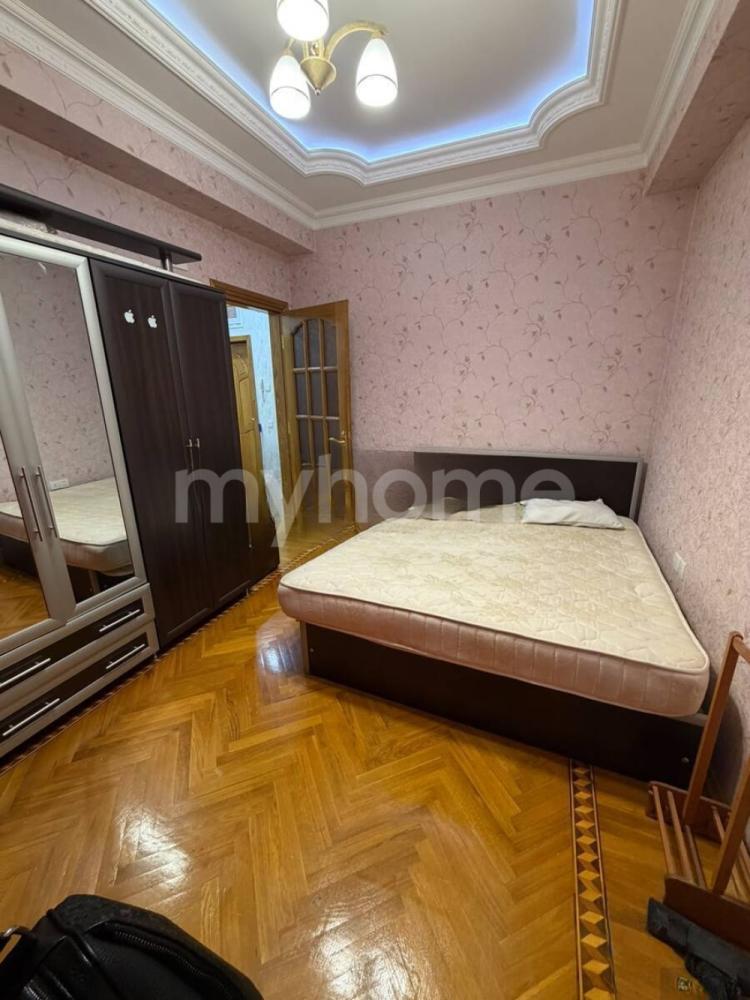  Bakı şəhərində 87m² mənzil satılır