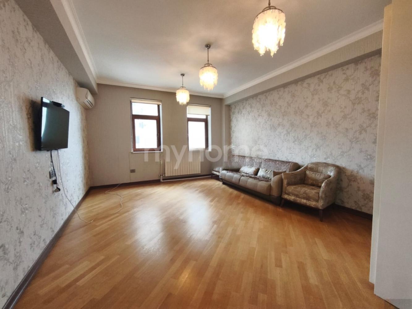  Bakı şəhərində 220m² mənzil satılır
