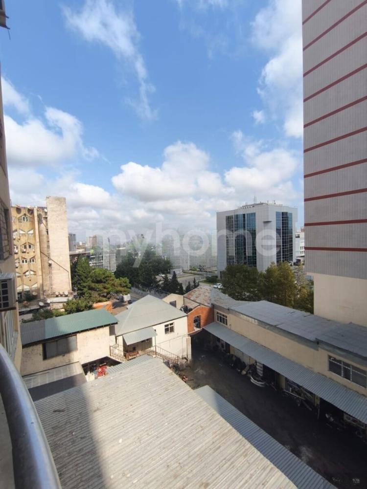  Bakı şəhərində 220m² mənzil satılır