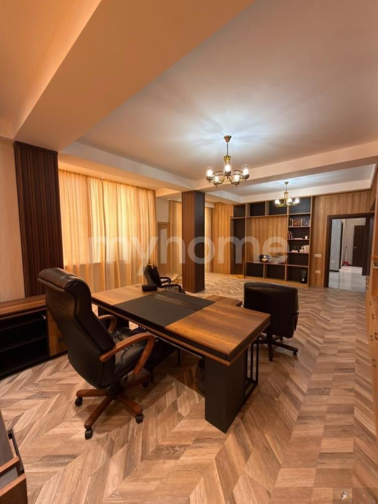  Qaraçuxur qəsəbəsində ofis satılır
