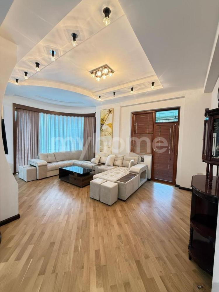  Bakı şəhərində 140m² mənzil kirayə verilir