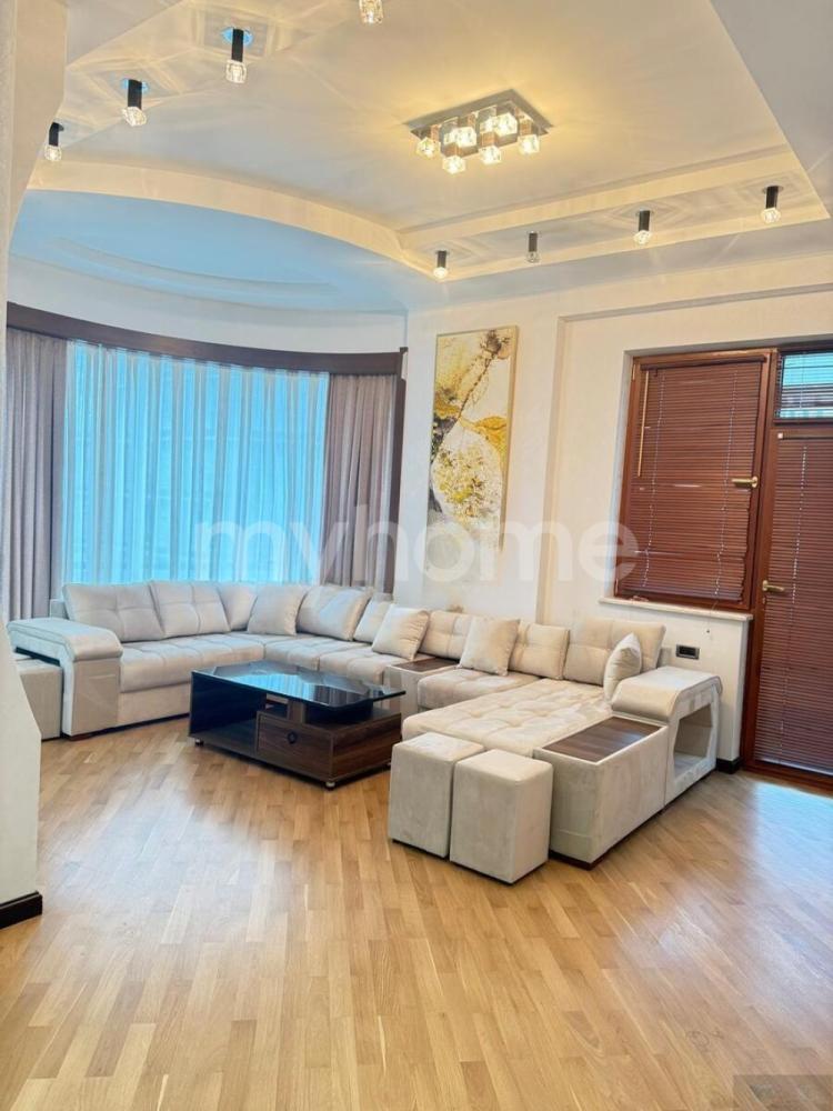  Bakı şəhərində 140m² mənzil kirayə verilir