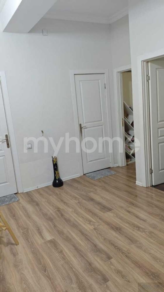  Yasamal qəsəbəsində 110m² mənzil satılır