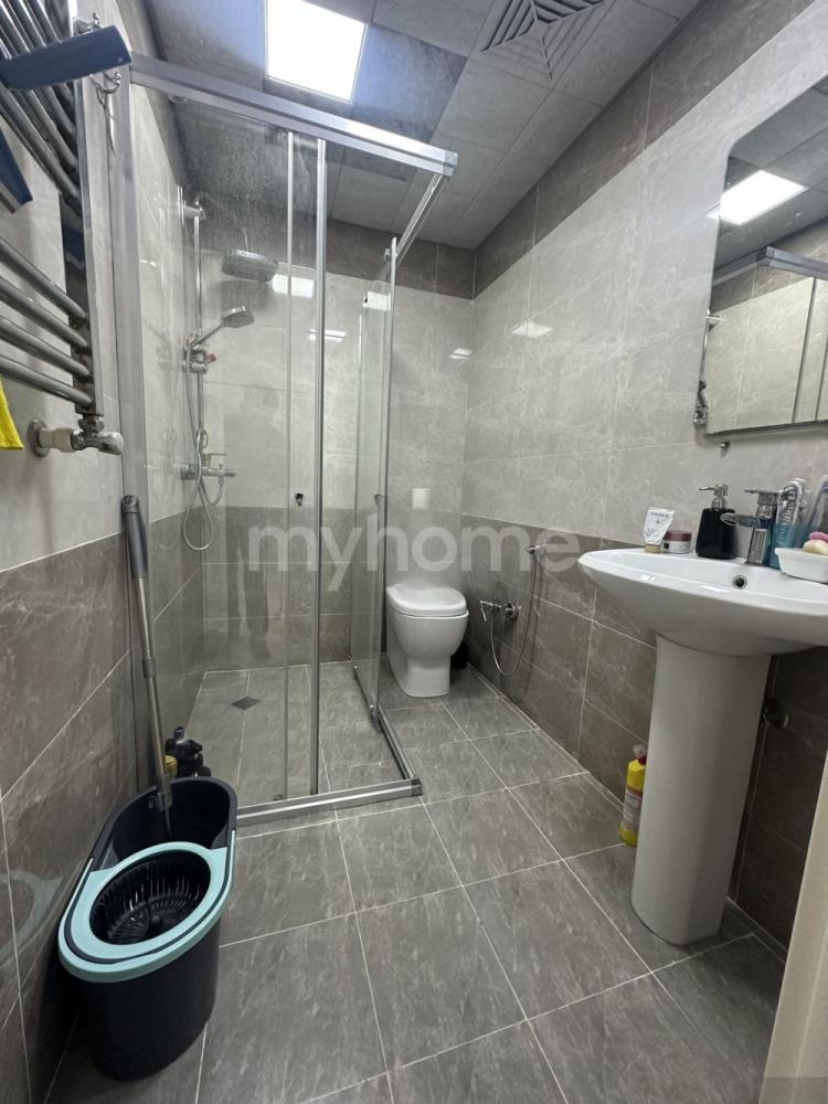  Yasamal qəsəbəsində 65m² mənzil satılır