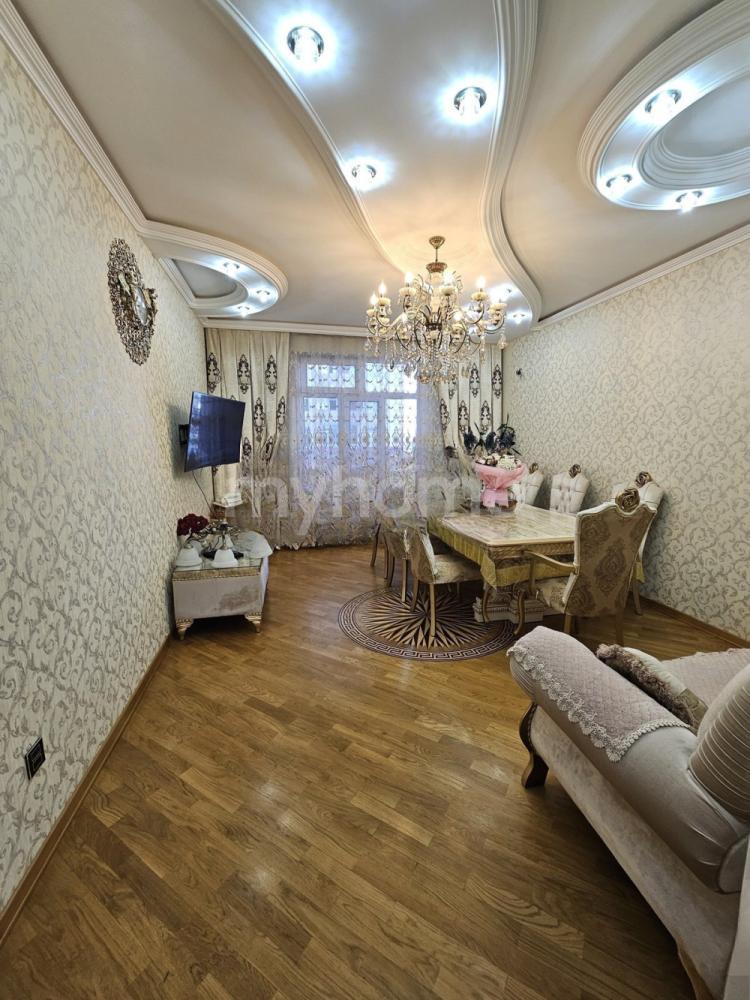  Bakı şəhərində 85m² mənzil satılır