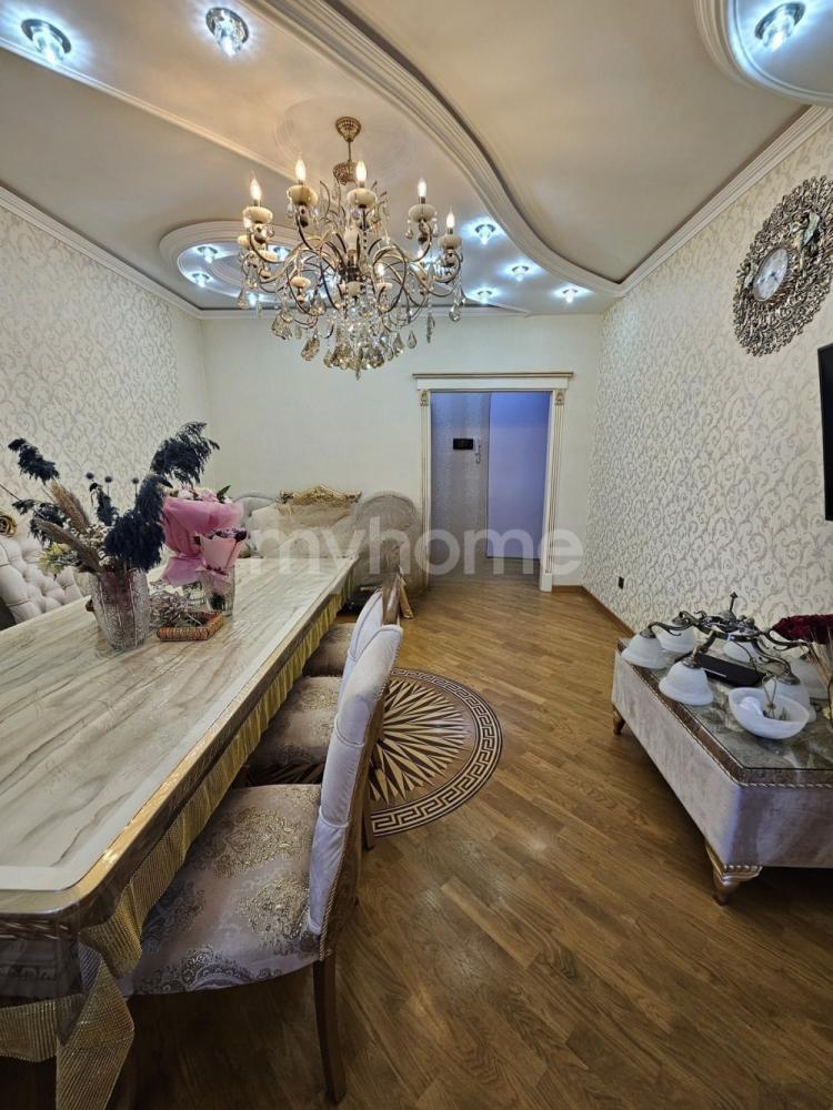  Bakı şəhərində 85m² mənzil satılır