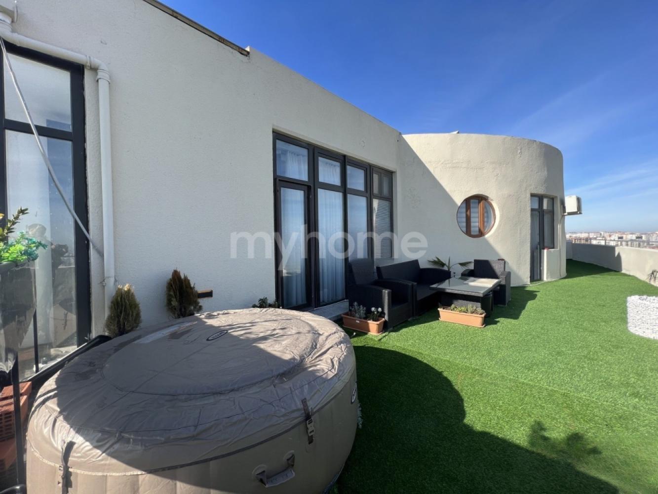  Bakı şəhərində 150m² mənzil satılır