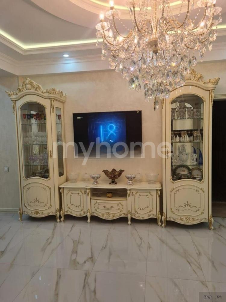  Gəncə şəhərində 165m² mənzil kirayə verilir