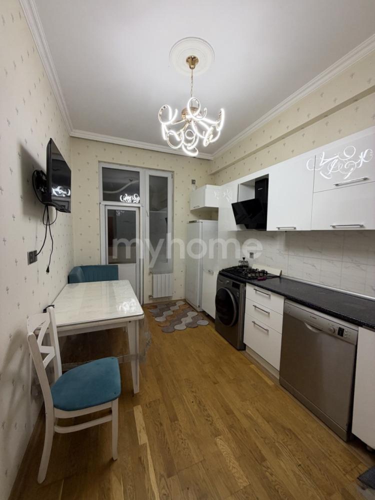  Bakı şəhərində 90m² mənzil kirayə verilir
