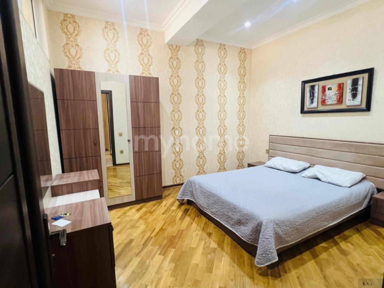  Bakı şəhərində 80m² mənzil kirayə verilir