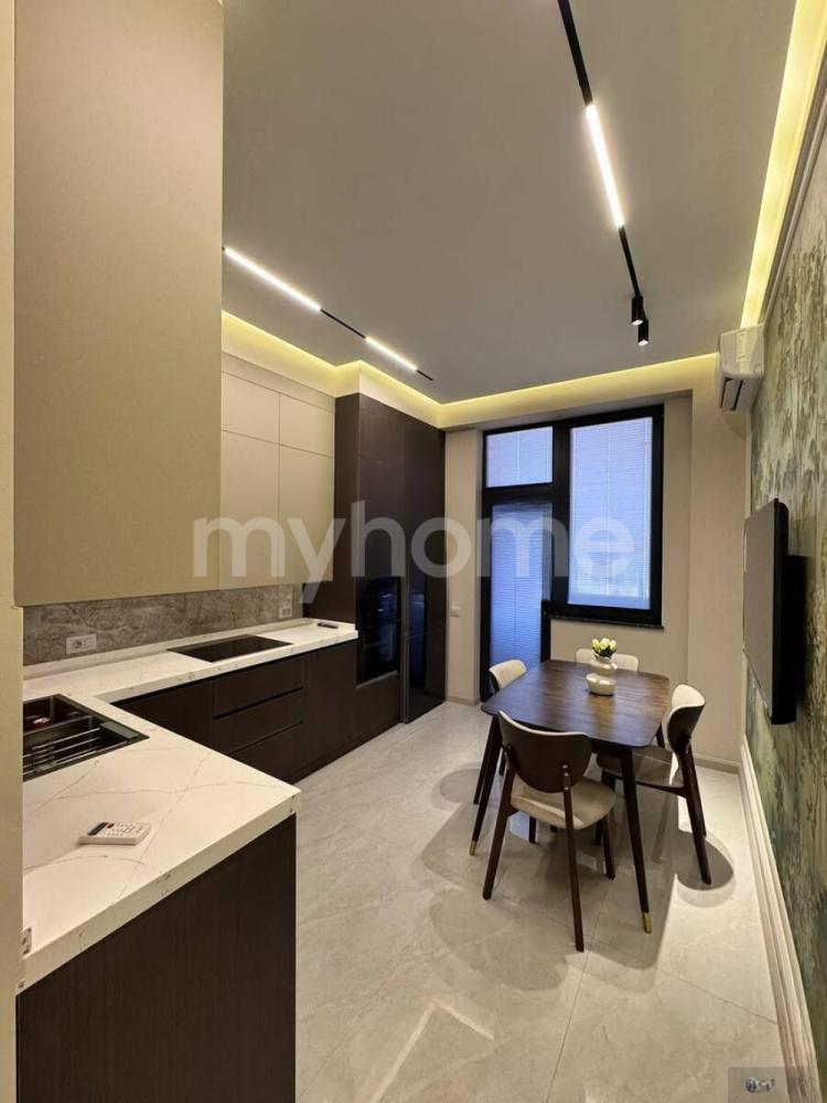  Bakı şəhərində 90m² mənzil satılır
