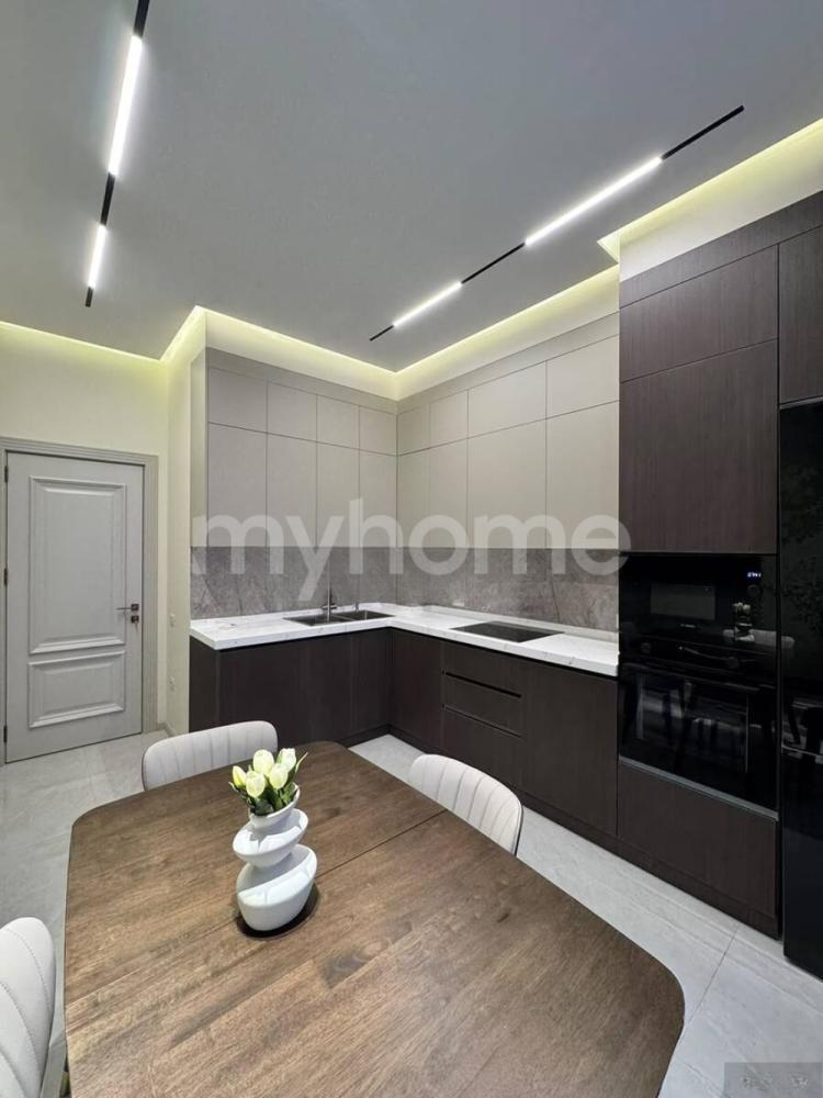  Bakı şəhərində 90m² mənzil satılır