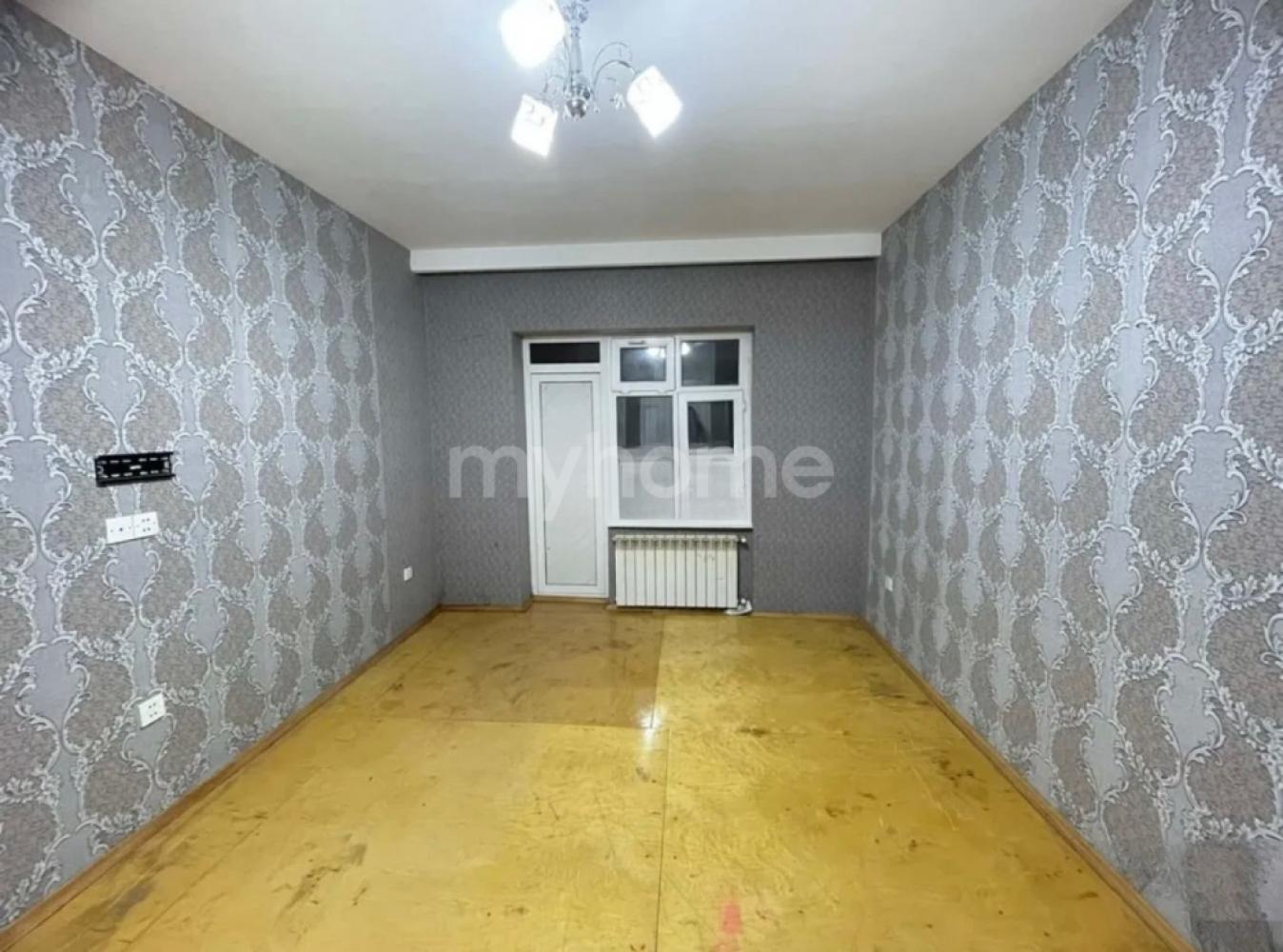  8-ci mikrorayon qəsəbəsində 65m² mənzil satılır