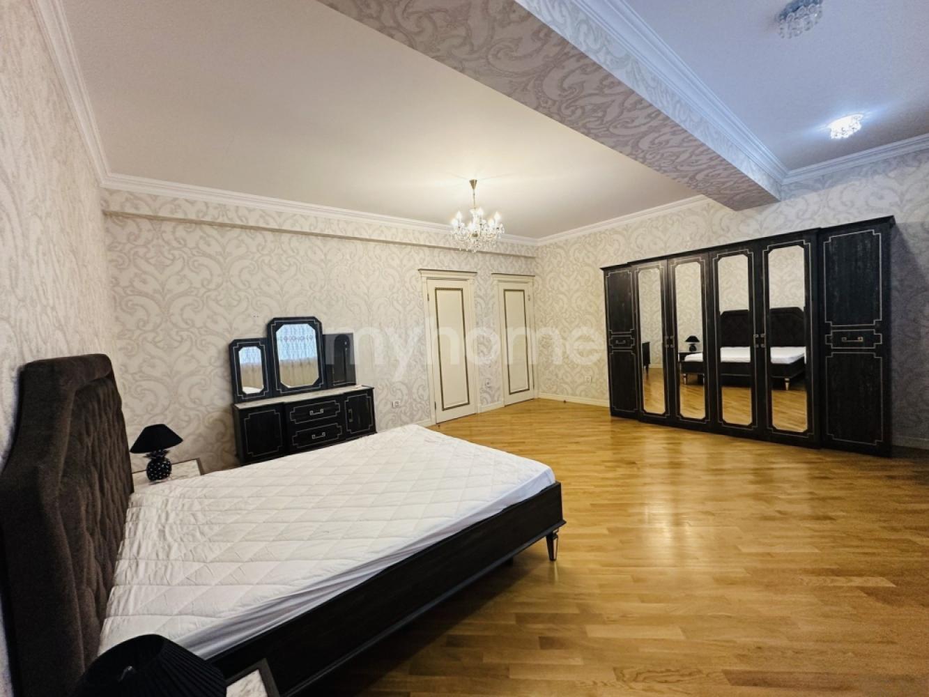 Bakı şəhərində 140m² mənzil kirayə verilir