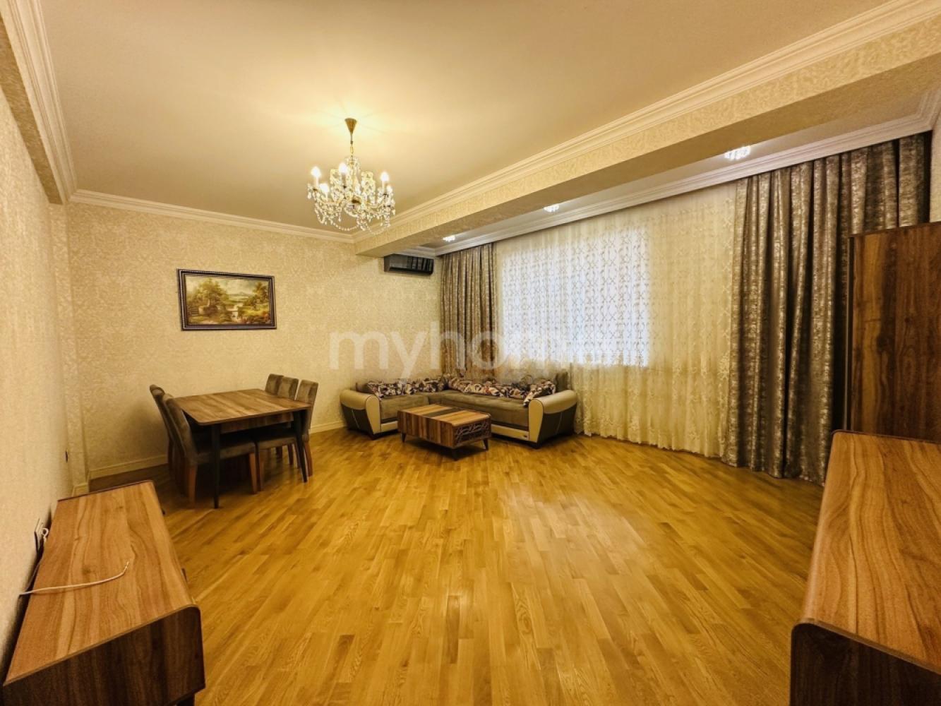  Bakı şəhərində 140m² mənzil kirayə verilir