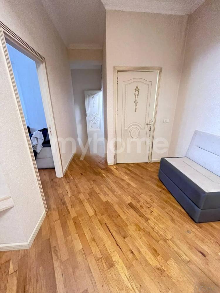  Bakı şəhərində 93m² mənzil satılır