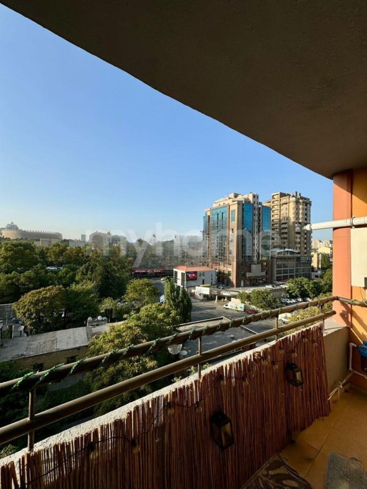  Bakı şəhərində 105m² mənzil kirayə verilir