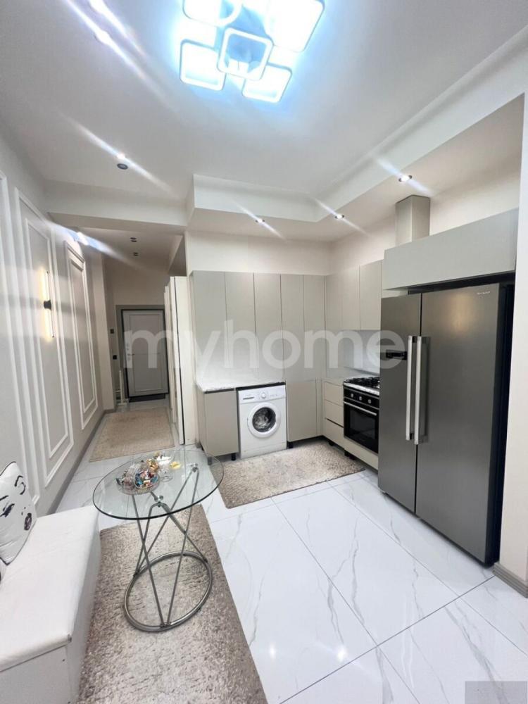  Yasamal qəsəbəsində 71m² mənzil satılır
