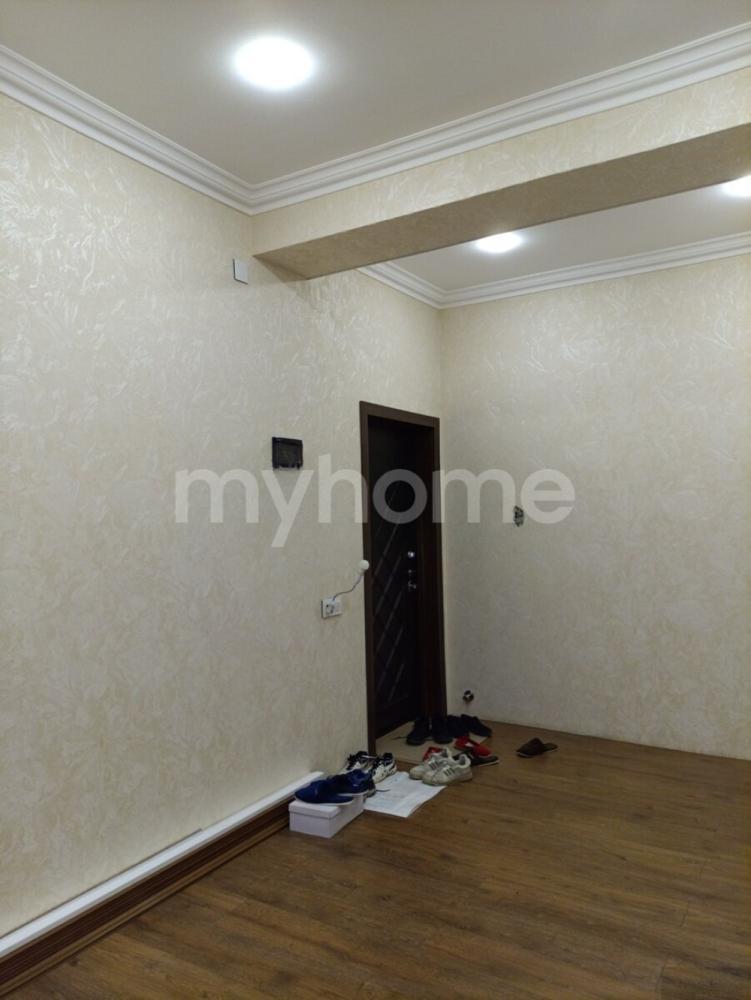  Saray qəsəbəsində 67m² mənzil satılır