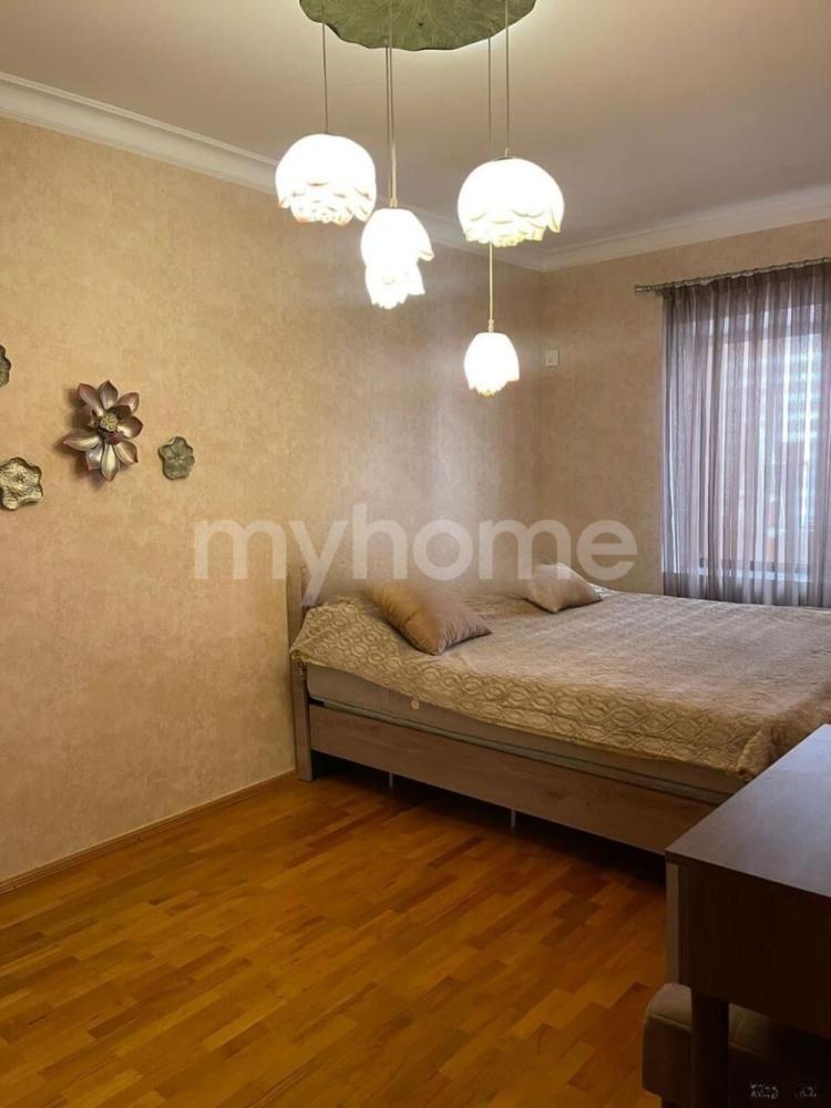  Bakı şəhərində 100m² mənzil kirayə verilir