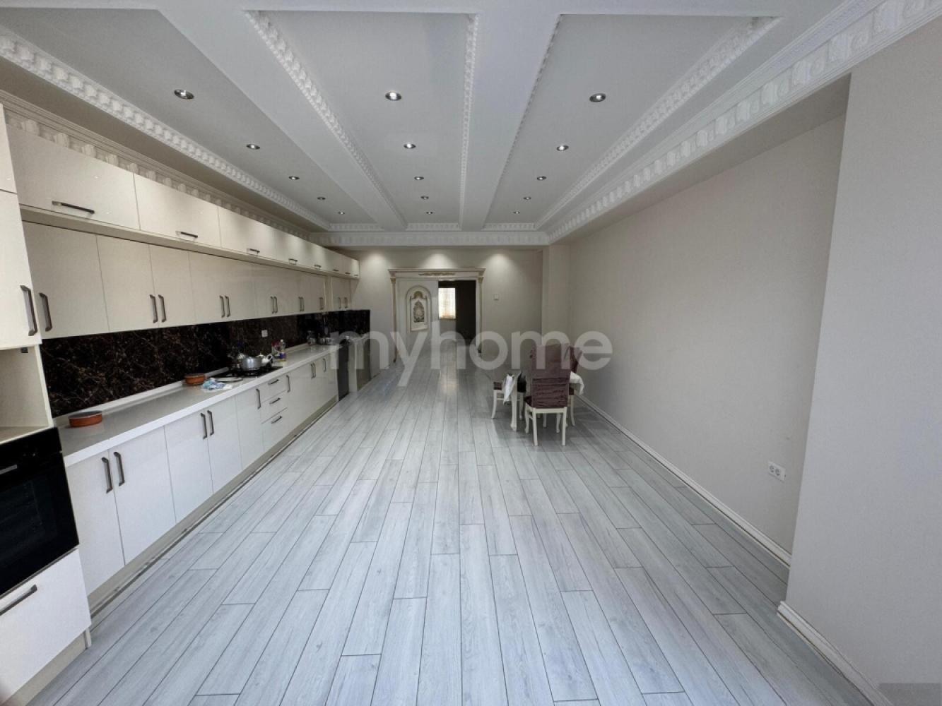 Bakı şəhərində 240m² mənzil kirayə verilir