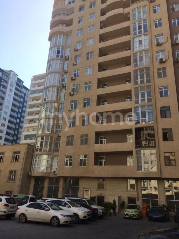  Bakı şəhərində 200m² mənzil kirayə verilir