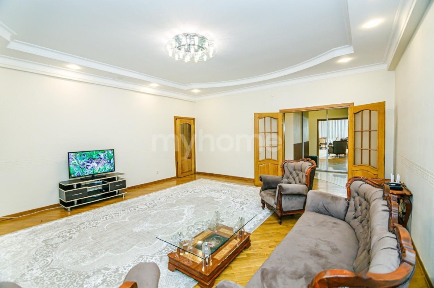  Bakı şəhərində 150m² mənzil kirayə verilir