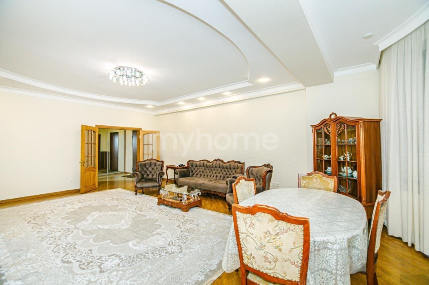  Bakı şəhərində 150m² mənzil kirayə verilir
