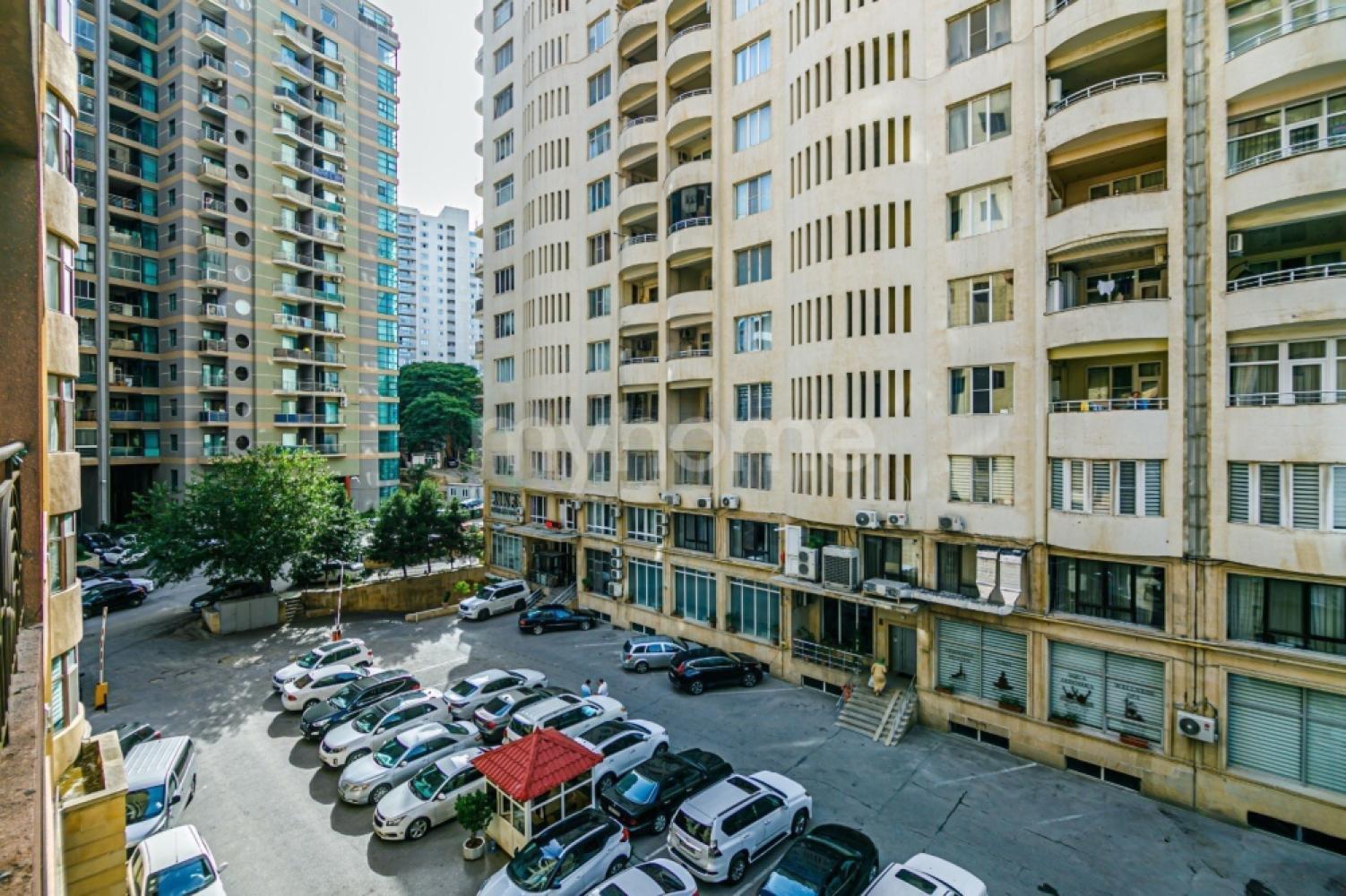  28 May qəsəbəsində 170m² mənzil kirayə verilir
