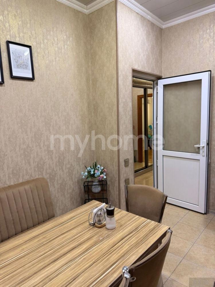  Yasamal qəsəbəsində 65m² mənzil satılır