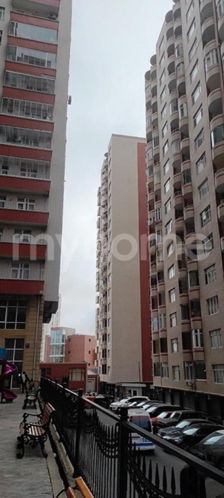  Badamdar qəsəbəsində 140m² mənzil satılır