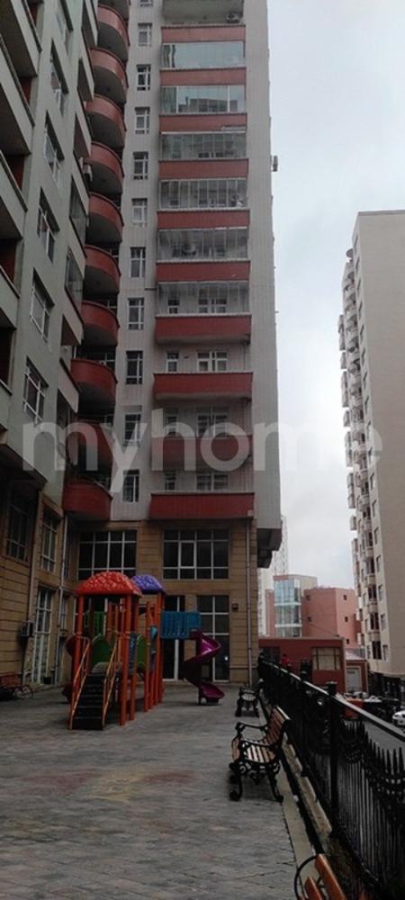  Badamdar qəsəbəsində 140m² mənzil satılır