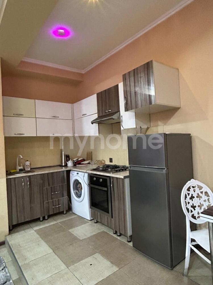  28 May qəsəbəsində 120m² mənzil kirayə verilir