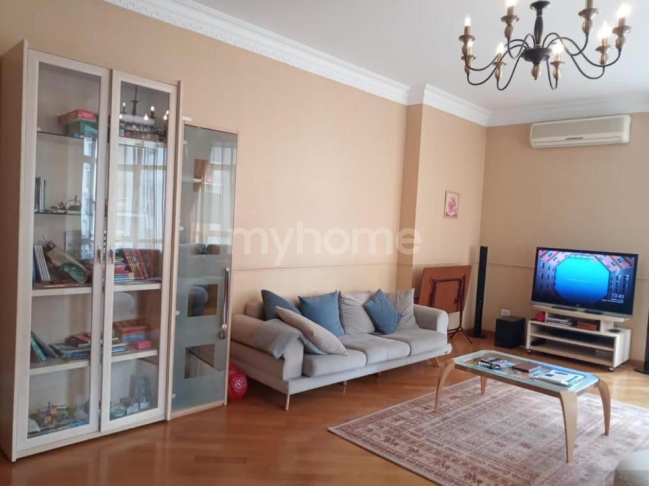  Bakı şəhərində 140m² mənzil satılır