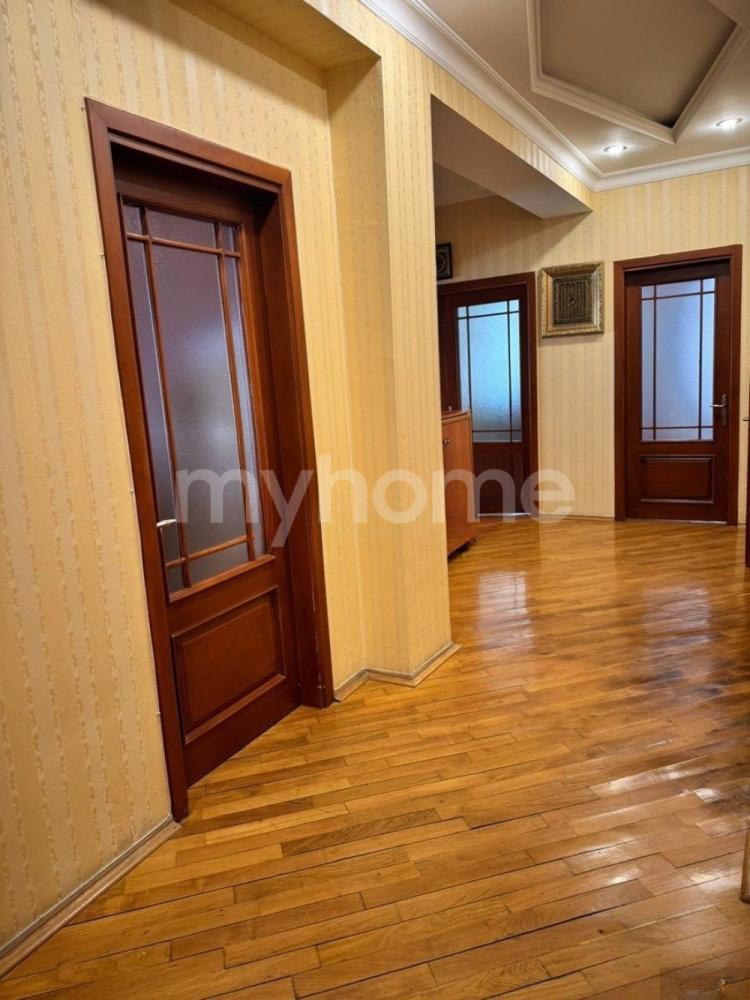  Bakı şəhərində 127m² mənzil satılır