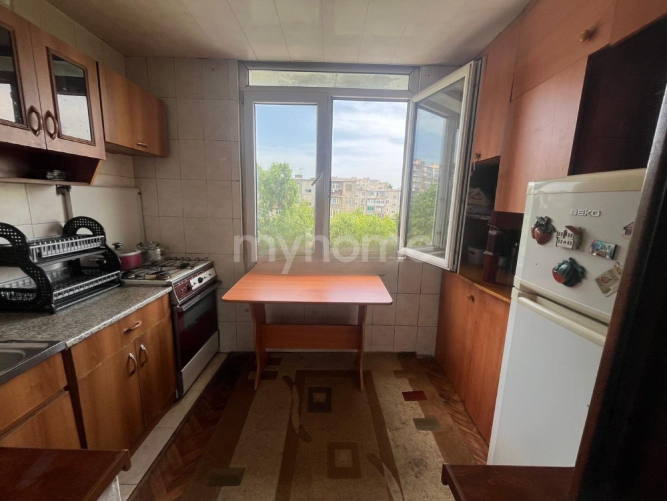  Bakı şəhərində 65m² mənzil kirayə verilir