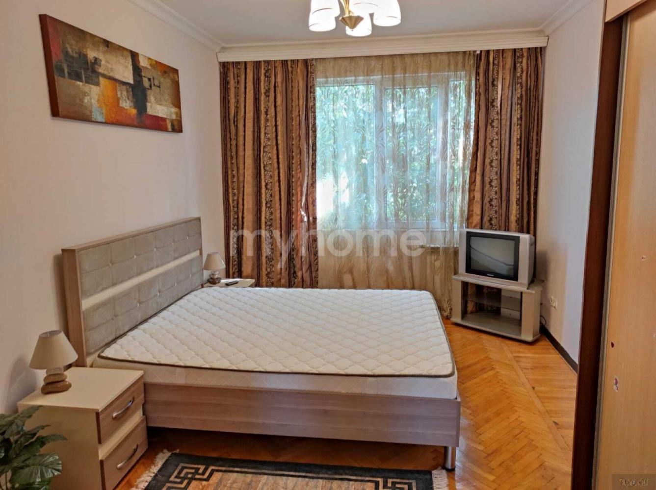  Nəsimi qəsəbəsində 60m² mənzil kirayə verilir