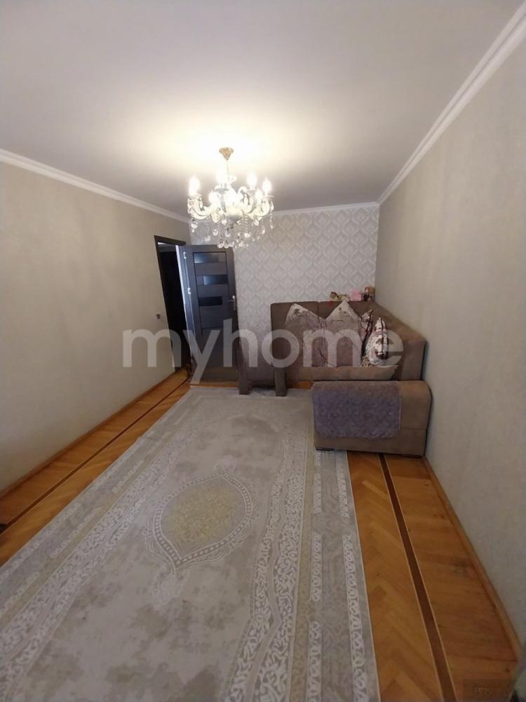  Yasamal qəsəbəsində 70m² mənzil satılır