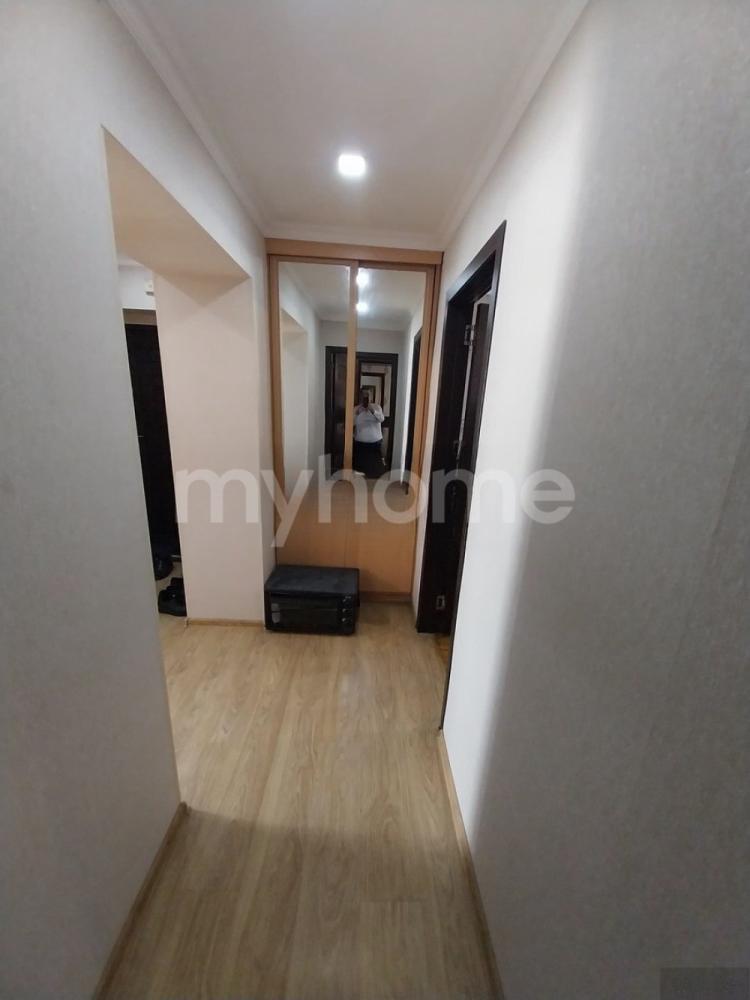  Yasamal qəsəbəsində 70m² mənzil satılır