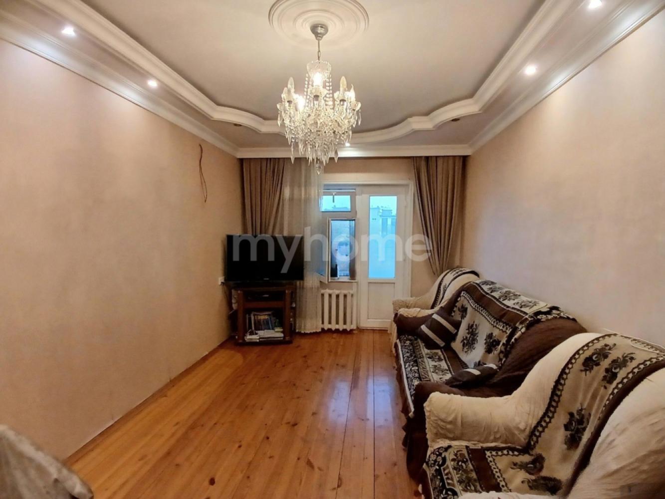  Köhnə Günəşli qəsəbəsində 85m² mənzil satılır