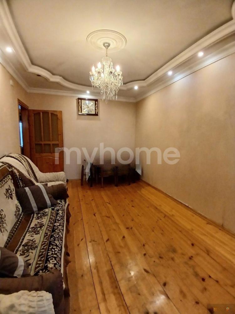  Köhnə Günəşli qəsəbəsində 85m² mənzil satılır
