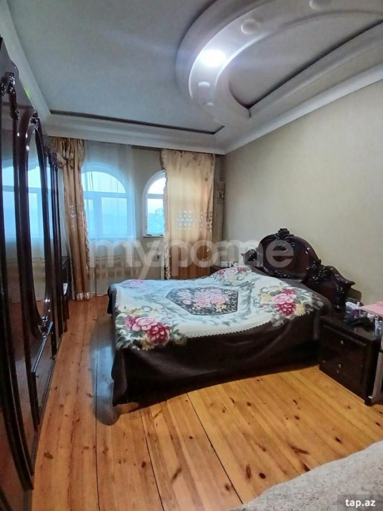  Köhnə Günəşli qəsəbəsində 85m² mənzil satılır