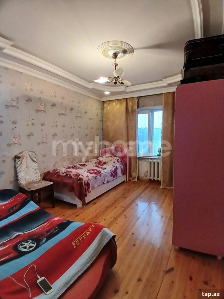  Köhnə Günəşli qəsəbəsində 85m² mənzil satılır