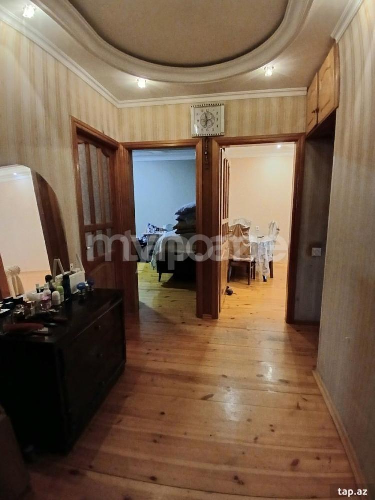  Köhnə Günəşli qəsəbəsində 85m² mənzil satılır