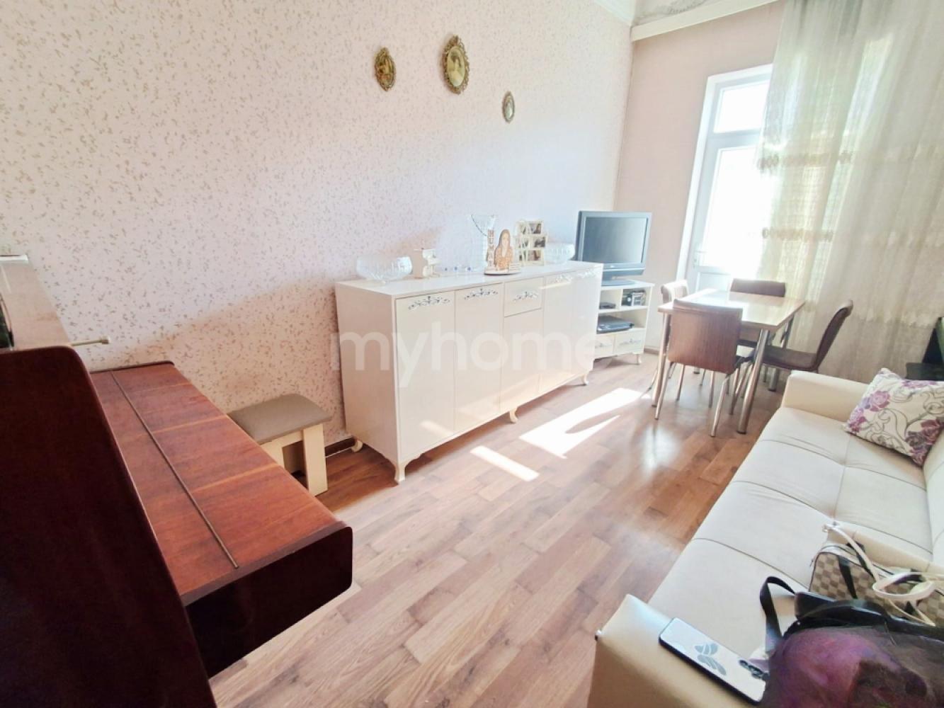  Bakı şəhərində 50m² mənzil satılır