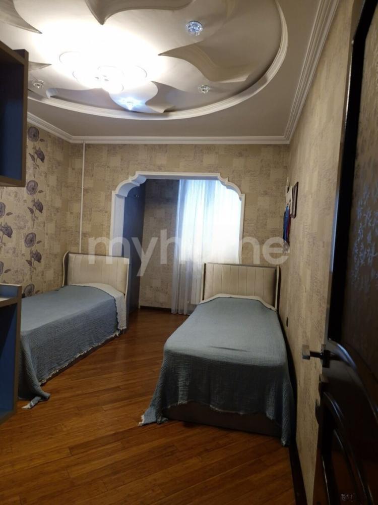  Bakı şəhərində 85m² mənzil satılır