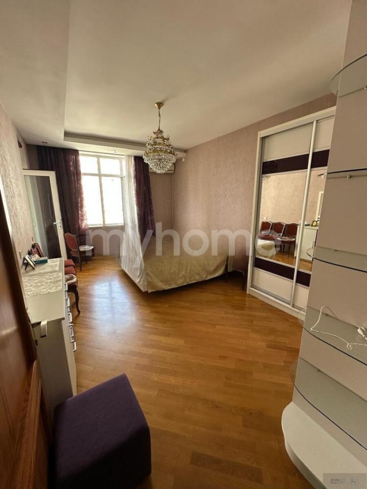  Bakı şəhərində 105m² mənzil kirayə verilir