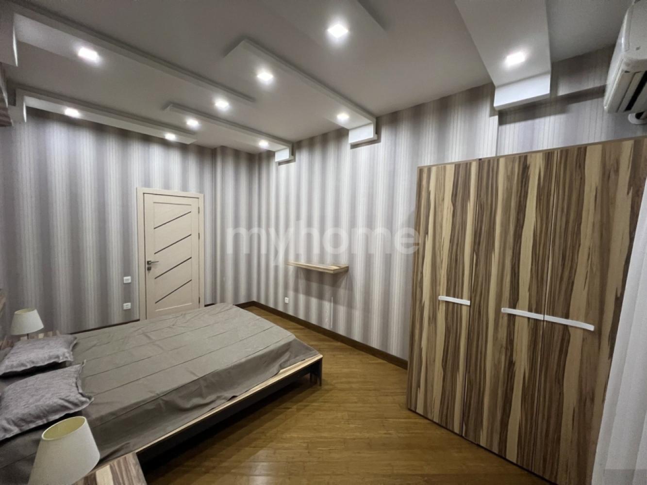  28 May qəsəbəsində 64m² mənzil satılır